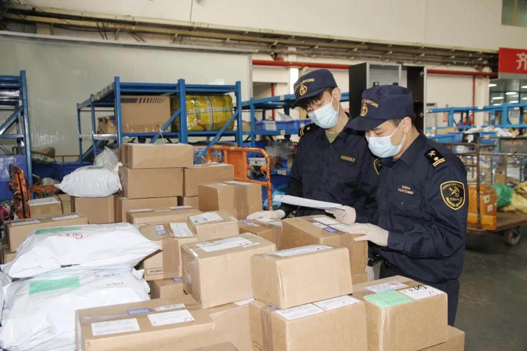 皇崗口岸海運(yùn)進(jìn)出口報(bào)關(guān)公司進(jìn)口注意事項(xiàng)